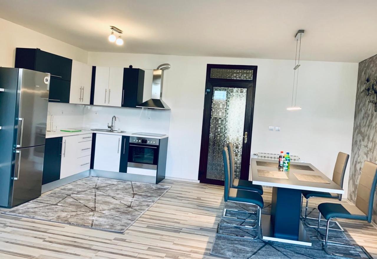 NOOR Apartman Bihac Apartment Bagian luar foto