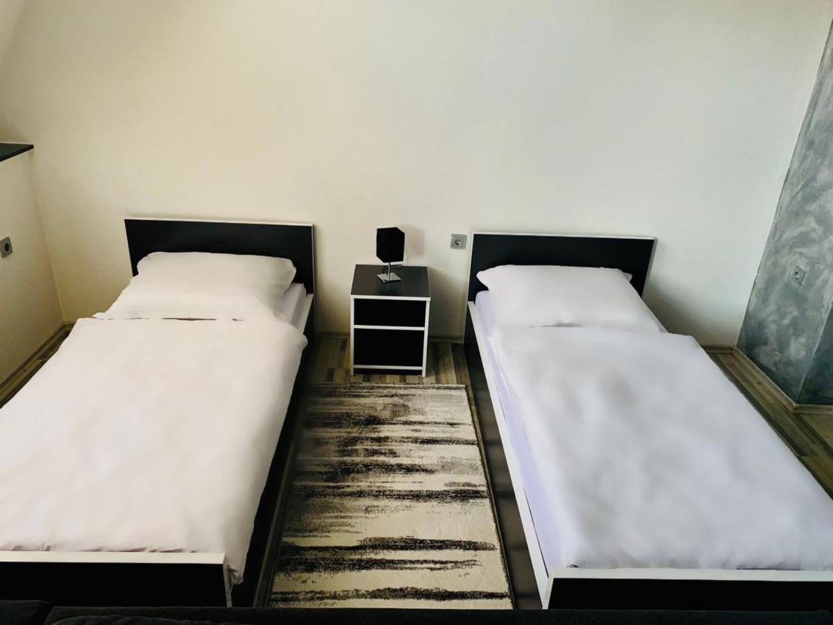 NOOR Apartman Bihac Apartment Bagian luar foto